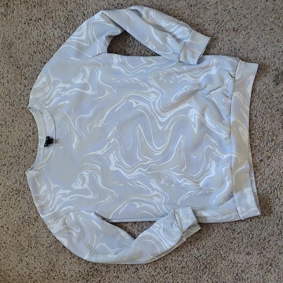 🌺 GIRL SWEATER🌺 Like new condition - Picture 2 of 7